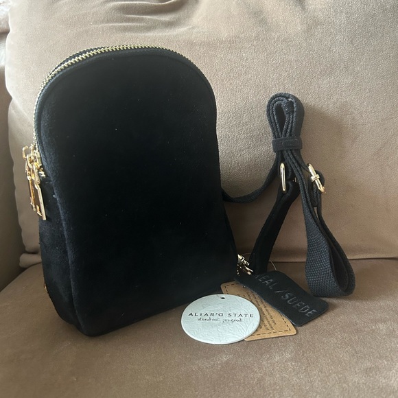 *New* Altar'd State Sling Bags in Gray, Off-White, and Black (Bundle of 3) - Picture 10 of 16